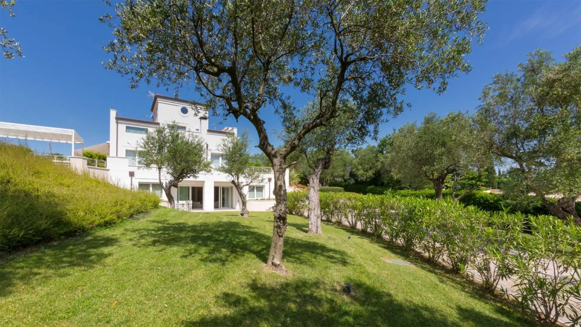 Villa Surya 8&2, Emma Villas Santa Maria di Scacciano